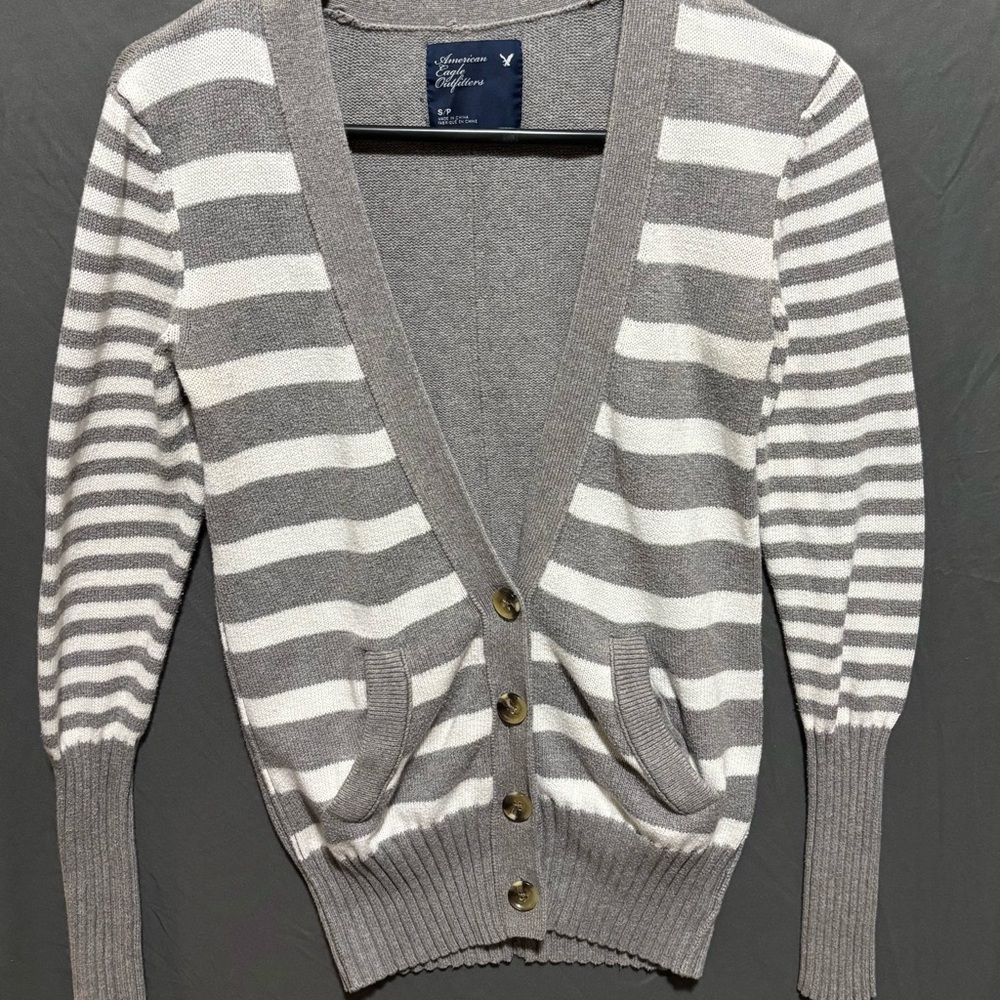 American Eagle Outfitters Striped Gray and White Cardigan Y2K